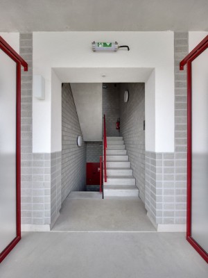 Gemeenschappelijke trappenhal van appartementen Gravinstraat 35.