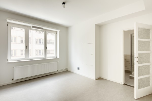 Lege woonruimte inde gerenoveerde Fierensblokken.