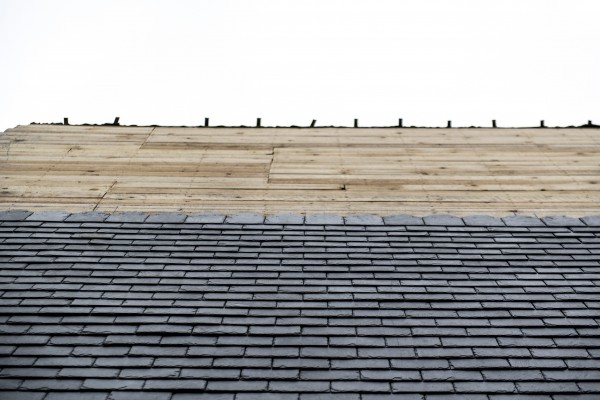 De grachtomwallingen van kasteel Veltwijck zijn gerestaureerd © Kioni Papadopoulos