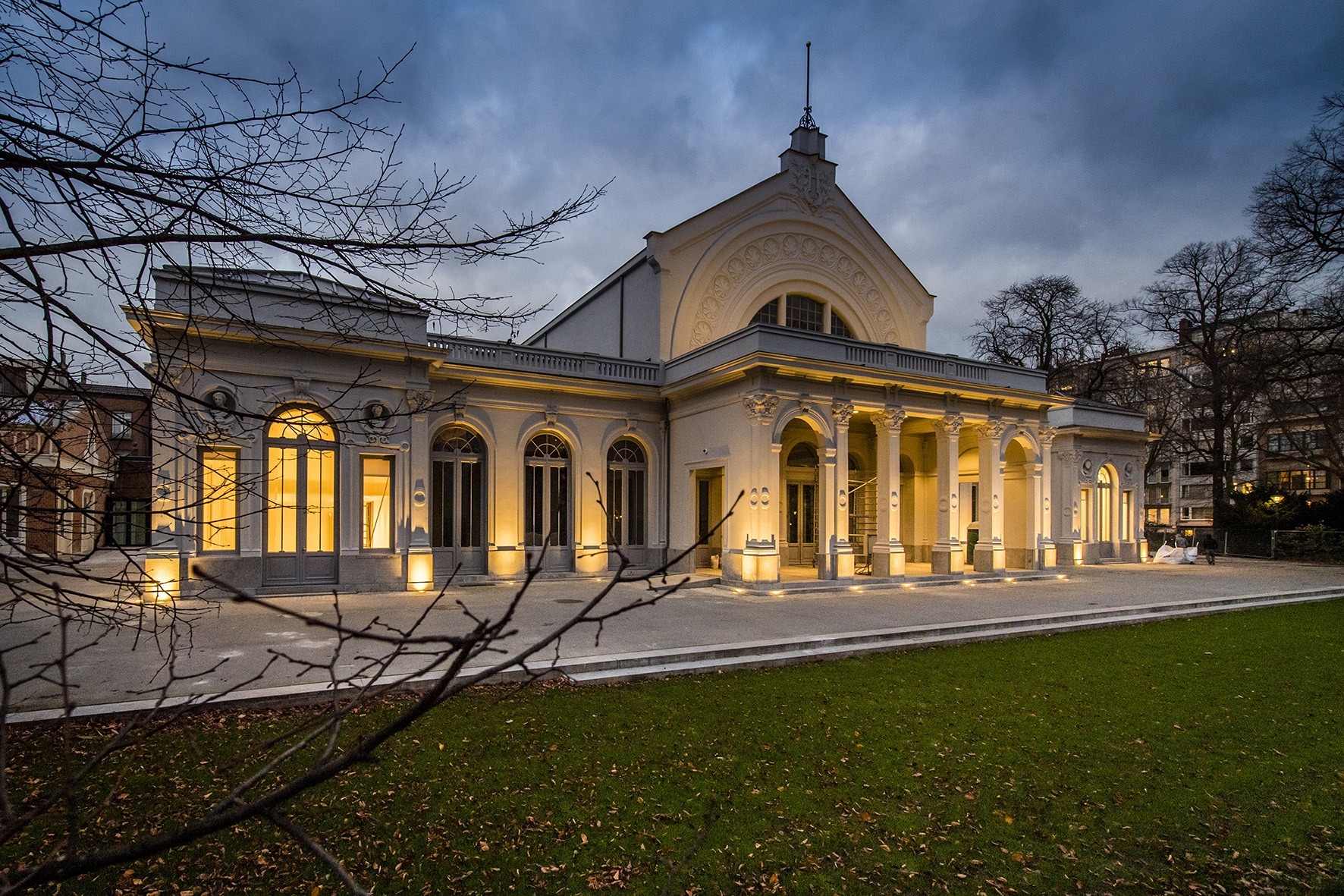 gerestaureerde zaal Harmonie in park Harmonie