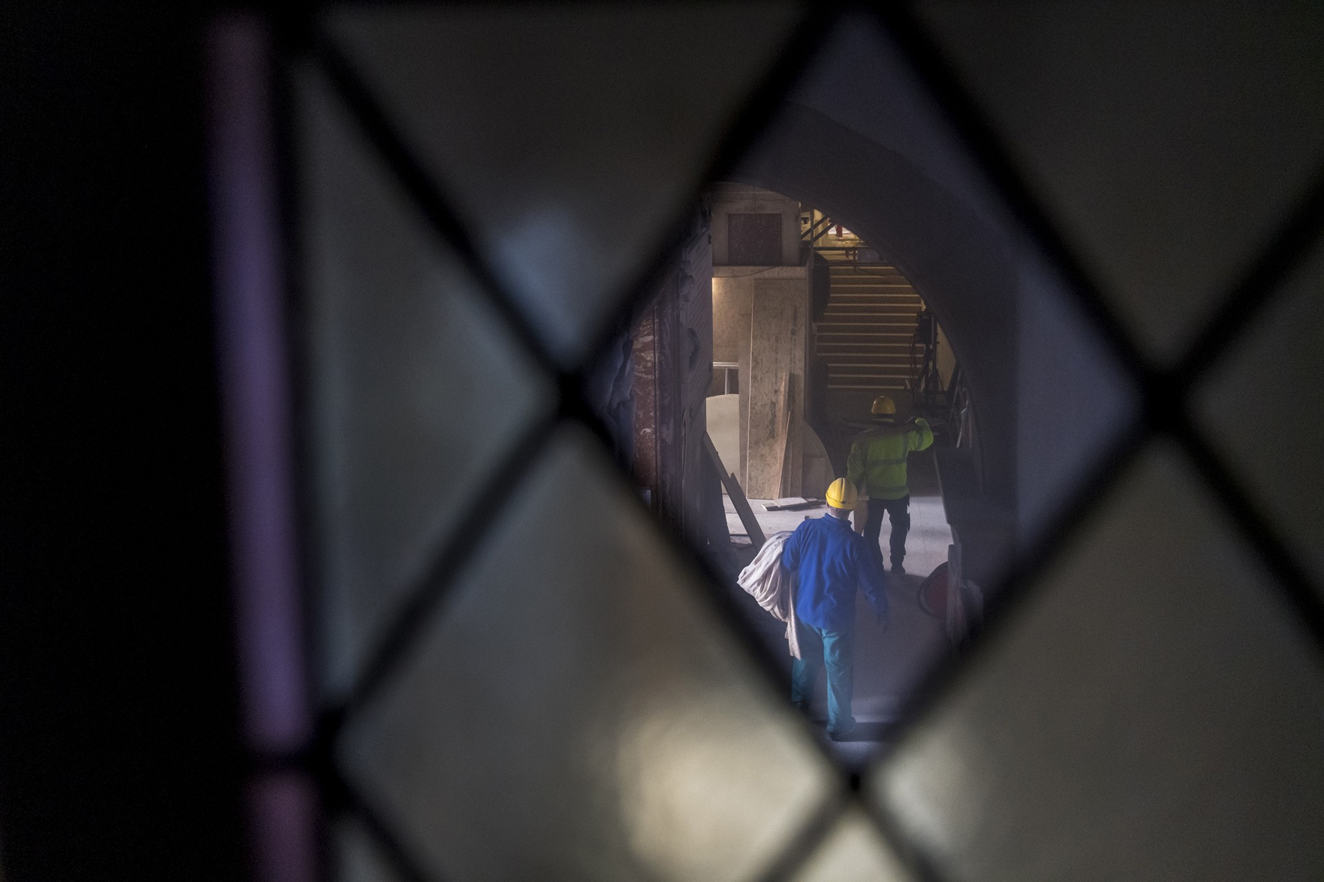 werkmannen in het stadhuis