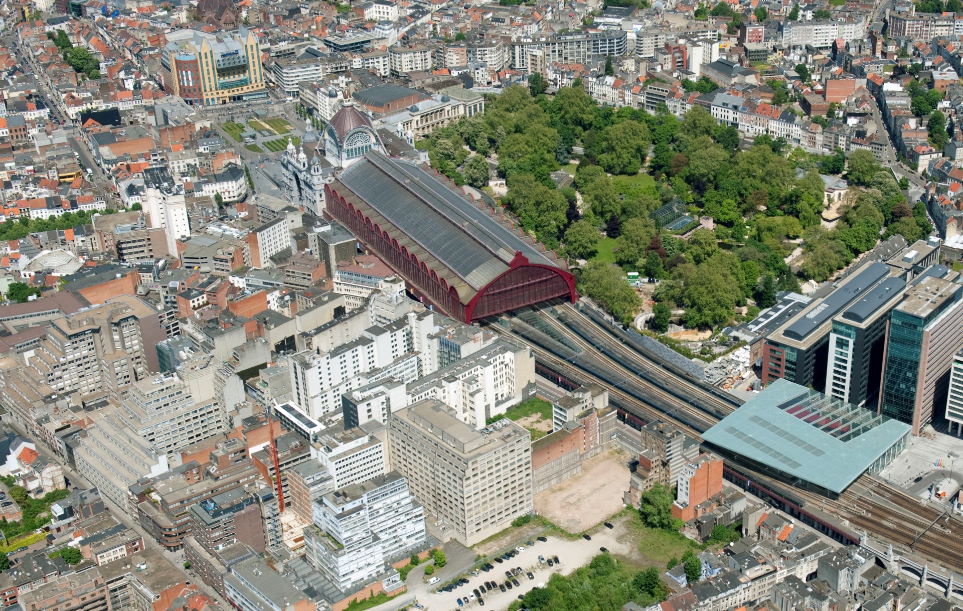 Luchtfoto Antwerpse stationsomgeving