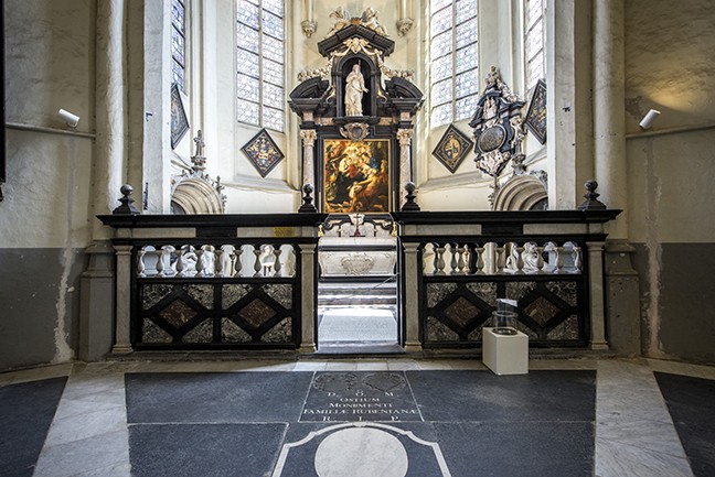 vooraanzicht Rubenskapel in de kooromgang