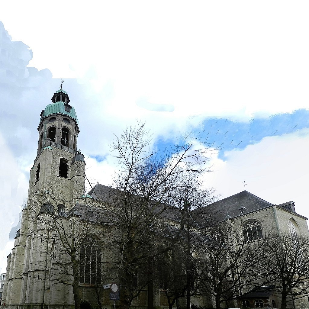 zijzicht van Sint-Andrieskerk