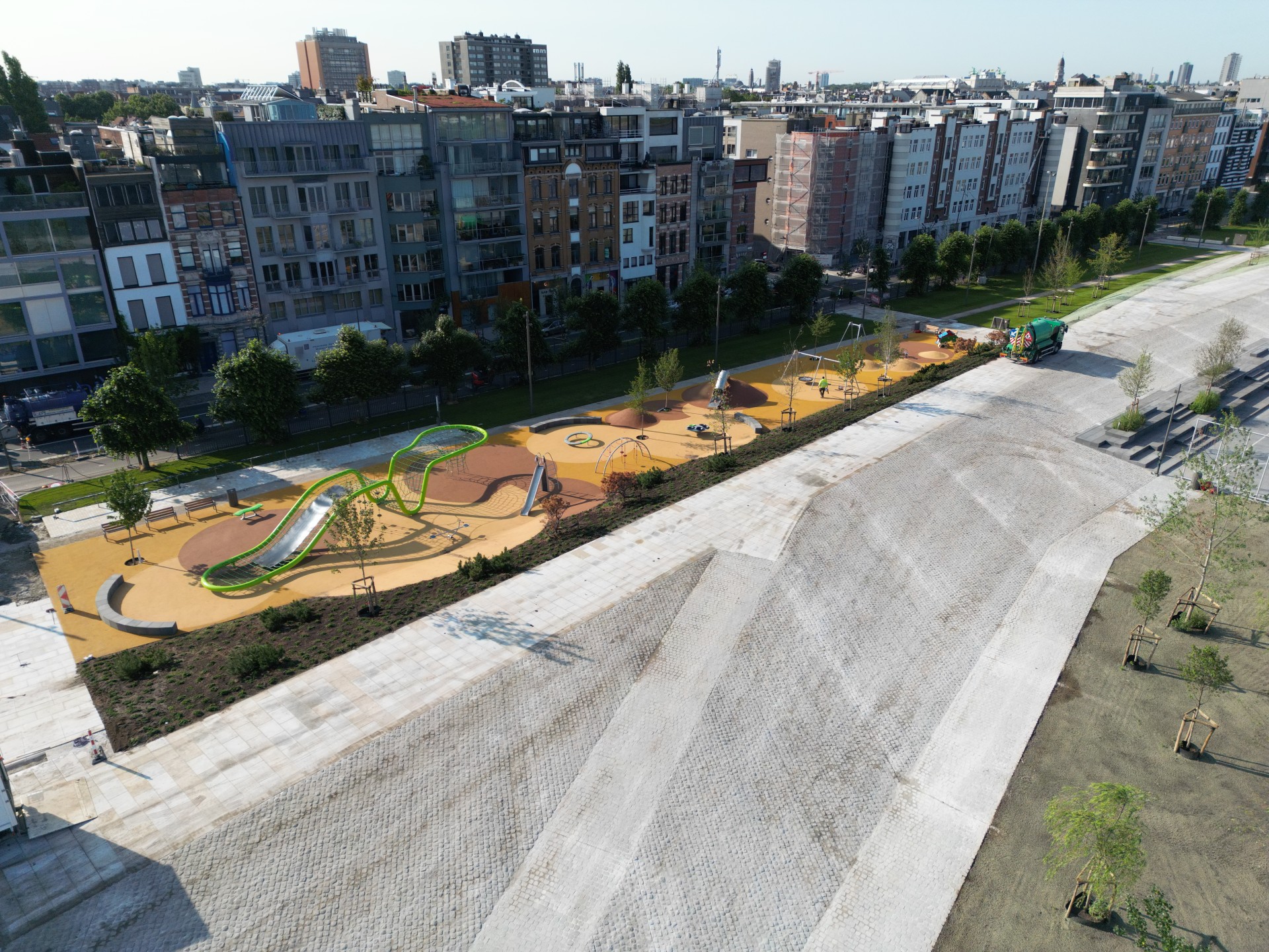 De grote speeltuin op de Scheldekaaien in het deelgebied Sint-Andries en Zuid