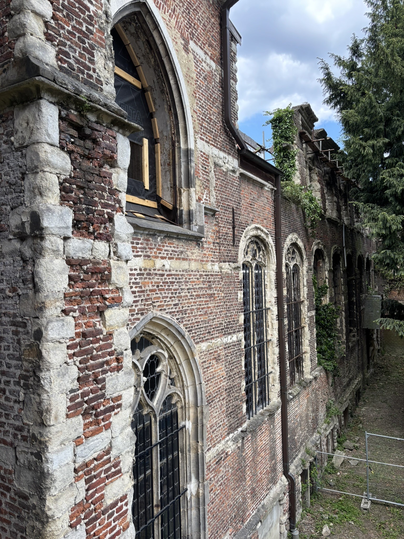 Gevel van sacristie van Sint-Pauluskerk