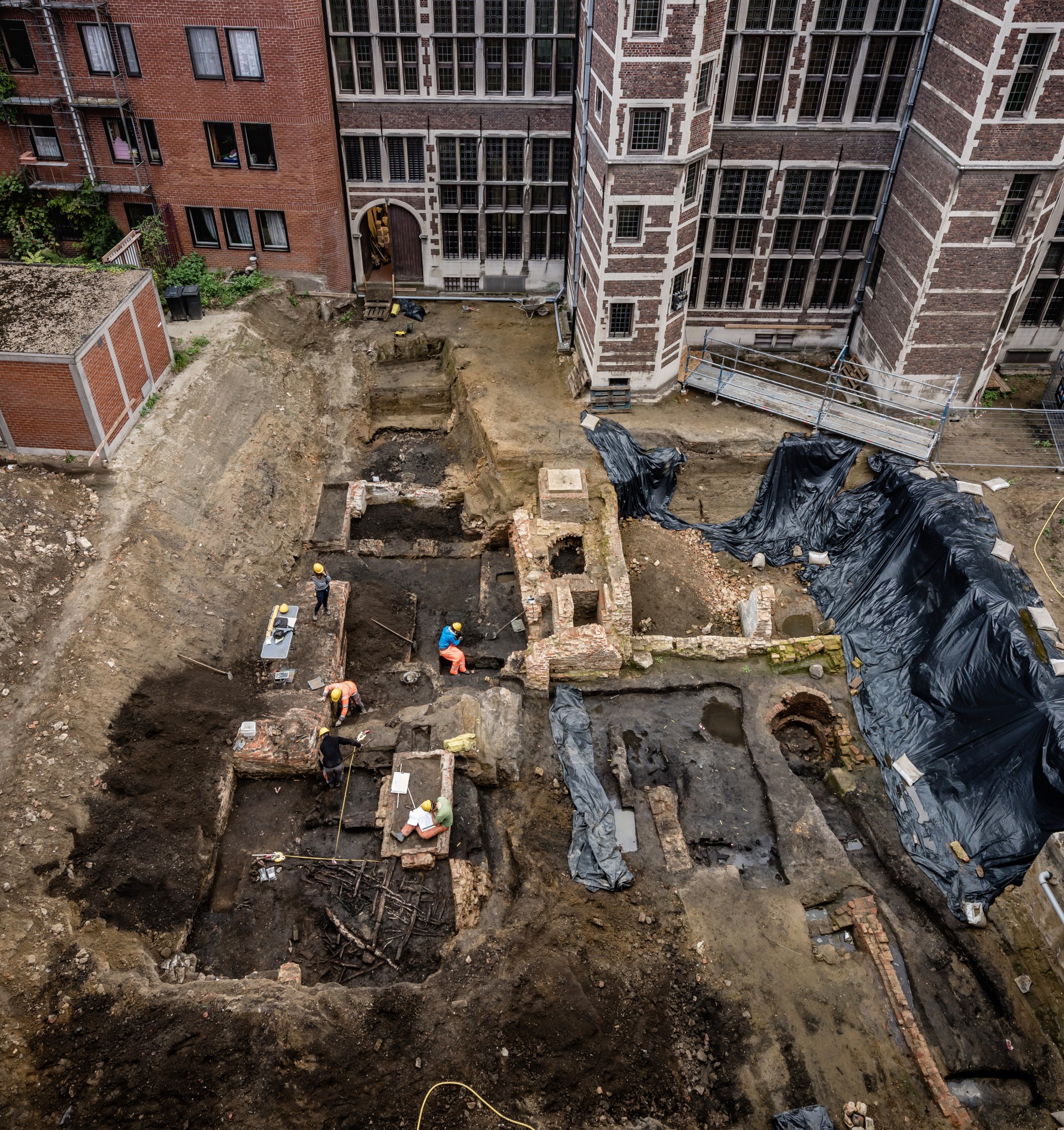 Archeologische opgravingen achter stadhuis ©Lucid