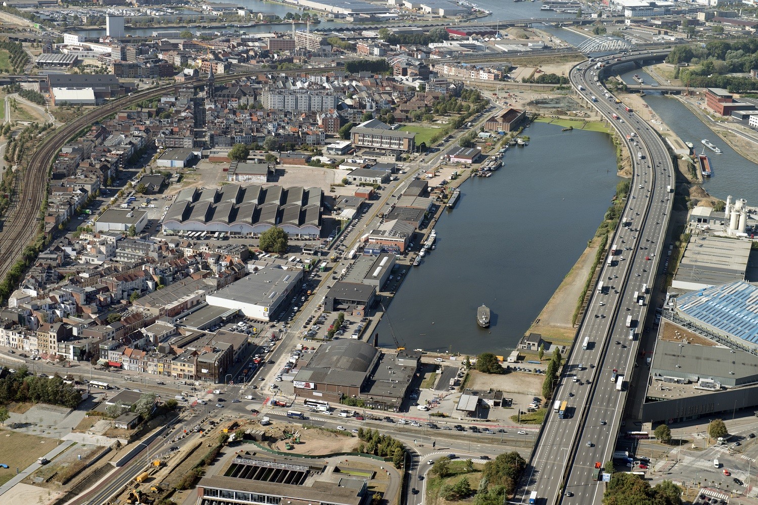Luchtfoto van de Slachthuissite, het Noordschippersdok en het Lobroekdok @ Patrick Henderyckx