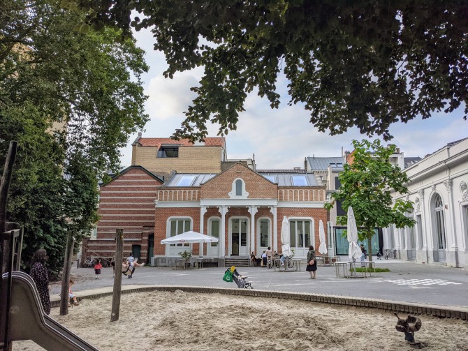 De Oranjerie in het Harmoniepark.