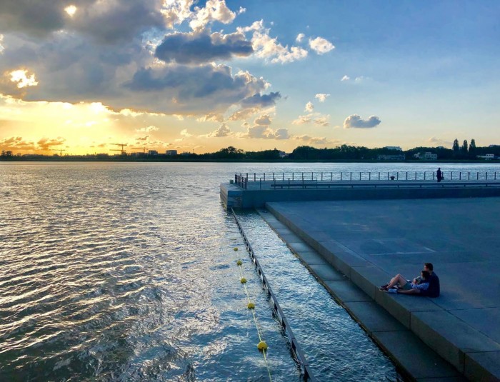 De zonsondergang aan de Zuidersluis