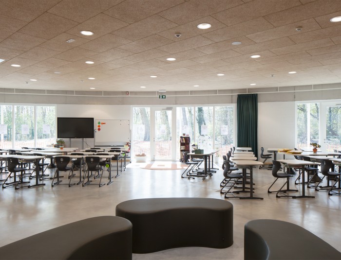 Grote studieruimte in het nieuwbouwgedeelte voor basisschool Kosmos.