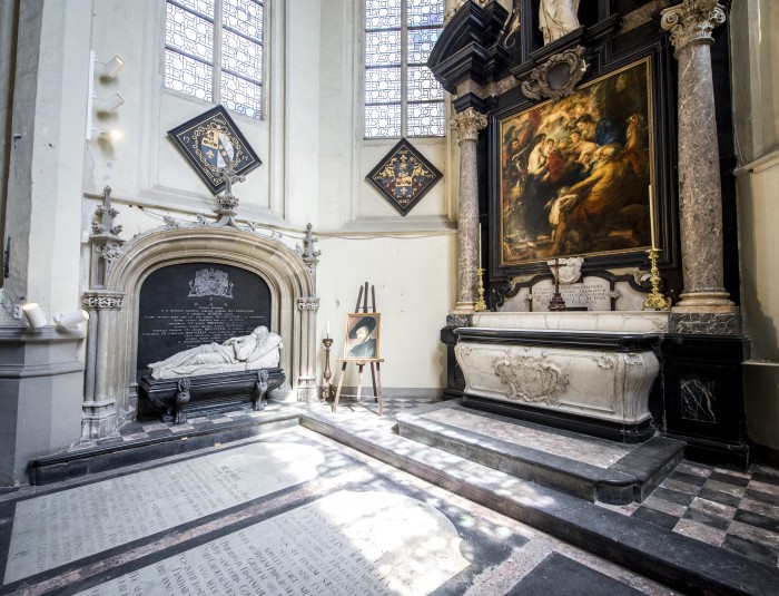Altaar met schilderij van Rubens in de Rubenskapel