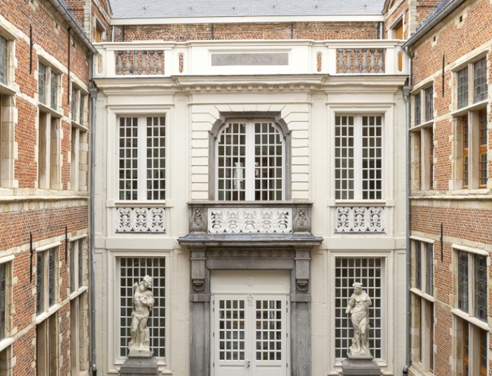 Het Mercator-Orteliushuis in de Kloosterstraat na renovatie