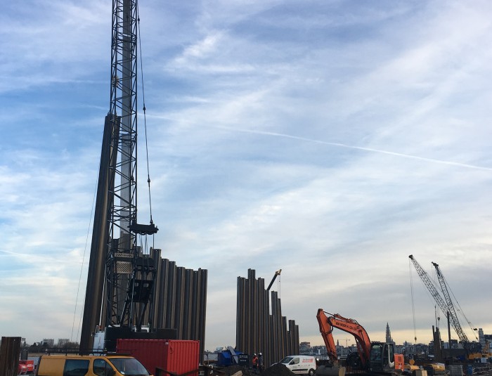 Heiwerken kaaimuur Nieuw Zuid