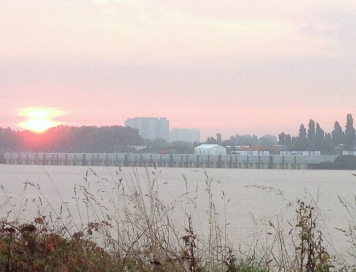 Nieuwe laad- en loskade ter hoogte van d'Herbouvillekaai